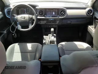 2023 Toyota Tacoma SR5 z VIN 3TYAZ5CN1PT035205, wystawiony jako Copart lot #52236045 z przebiegiem 10 752 mil mil oraz Czysty tytuł • Clean title. Historia ofert i sprzedaży dostępna na DreamBid. Obrazek 8.