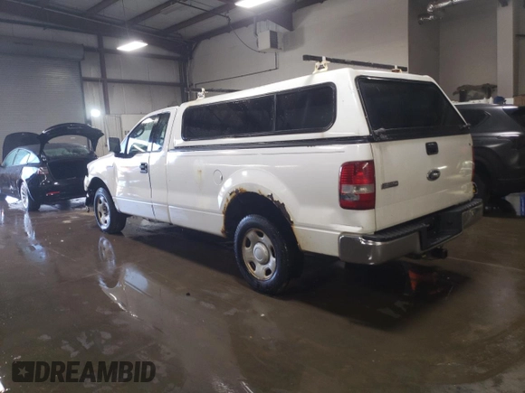 2004 Ford F-150 XL z VIN 1FTRF12W84NA68178, wystawiony jako Copart lot #48812455 z przebiegiem 206 819 mil mil oraz Szkody całkowita. Historia ofert i sprzedaży dostępna na DreamBid. Obrazek 2.