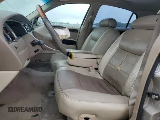 2000 Lincoln Town Car Signature с VIN 1LNHM82W1YY903645, выставлен на аукционе Copart как лот 55663175 с пробегом Не указан миль и Списание • Salvage title. История ставок и продаж доступна на DreamBid. Изображение 7.