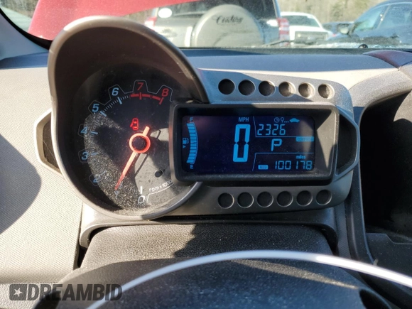 2012 Chevrolet Sonic LS z VIN 1G1JA6SH3C4128973, wystawiony jako Copart lot #87795975 z przebiegiem 100 178 mil mil oraz Czysty tytuł • Clean title. Historia ofert i sprzedaży dostępna na DreamBid. Obrazek 9.