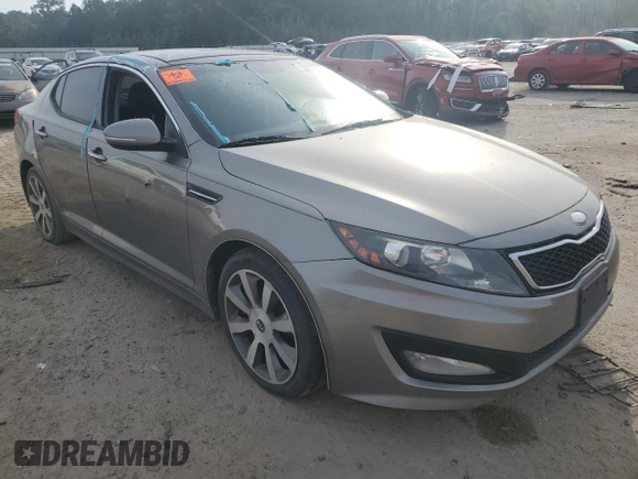 2013 Kia Optima SX с VIN 5XXGR4A6XDG248081, выставлен на аукционе Copart как лот 55997735 с пробегом 122 088 миль миль и Списание • Salvage title. История ставок и продаж доступна на DreamBid. Изображение 4.