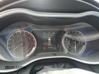 2015 Chrysler 200 Limited z VIN 1C3CCCAB6FN651994, wystawiony jako Copart lot #55987865 z przebiegiem 24 402 mil mil oraz Szkoda całkowita • Salvage title. Historia ofert i sprzedaży dostępna na DreamBid. Obrazek 9.