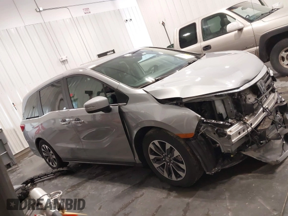 2024 Honda Odyssey EX-L with VIN 5FNRL6H6XRB050493, listed as a IAAI auction lot 41805653 with 13,001 mi miles and . Bid and sale history available at DreamBid. Image 14.