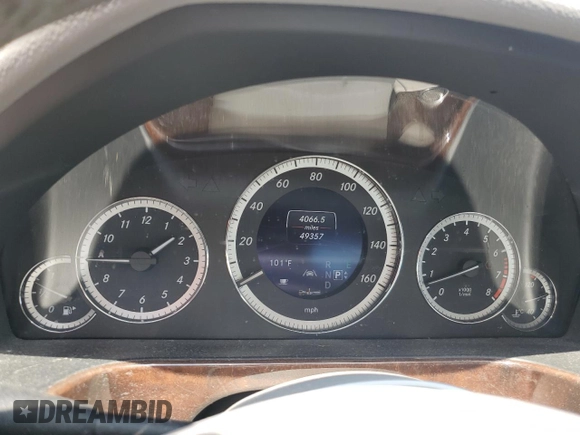 2013 Mercedes-Benz E 350 Luxury with VIN WDDHF8JBXDA721657, listed as a Copart auction lot 63260475 with 49,357 mi miles and Salvage title. Bid and sale history available at DreamBid. Image 9.