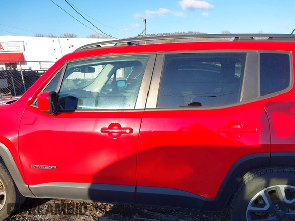 2015 Jeep Renegade Latitude with VIN ZACCJABT0FPB62548, listed as a IAAI auction lot 41794846 with 115,235 mi miles. Bid and sale history available at carsss.com. Image 14.