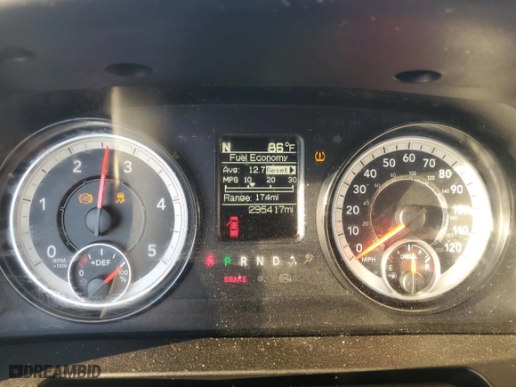 2018 Ram 2500 Tradesman with VIN 3C6UR5CLXJG417219, listed as a Copart auction lot 76062114 with 295,417 mi miles and Salvage Title. Bid and sale history available at carsss.com. Image 9.