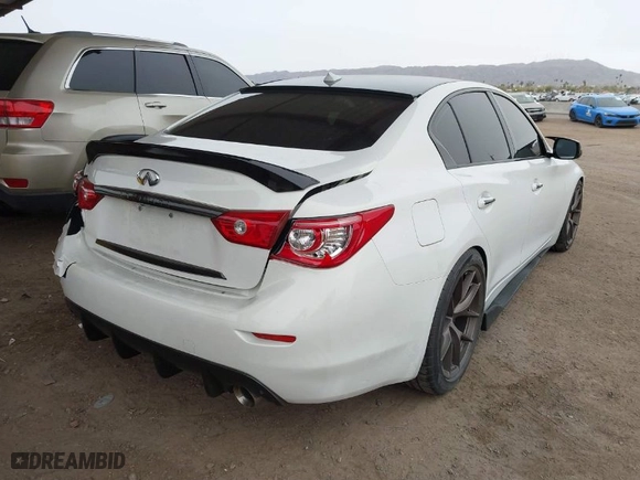 2015 Infiniti Q50 Premium with VIN JN1BV7APXFM352439, listed as a IAAI auction lot 41585855 with NaN miles. Bid and sale history available at carsss.com. Image 4.