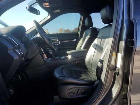 2019 Ford Explorer Limited with VIN 1FM5K8FH7KGB04678, listed as a Copart auction lot 77367714 with 87,657 mi miles and Salvage Title. Bid and sale history available at carsss.com. Image 7.