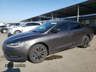2015 Chrysler 200 S z VIN 1C3CCCBB1FN674775, wystawiony jako Copart lot #54410395 z przebiegiem 160 154 mil mil oraz Szkoda całkowita • Salvage title. Historia ofert i sprzedaży dostępna na DreamBid. Obrazek 1.