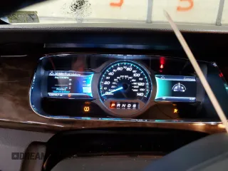 2017 Ford Taurus Limited z VIN 1FAHP2F81HG111818, wystawiony jako Copart lot #50169665 z przebiegiem 122 018 mil mil oraz Szkoda całkowita • Salvage title. Historia ofert i sprzedaży dostępna na DreamBid. Obrazek 9.