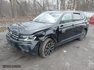 2020 Volkswagen Tiguan SE with VIN 3VV2B7AXXLM006852, listed as a IAAI auction lot 41847653 with 87,123 mi miles. Bid and sale history available at carsss.com. Image 17.