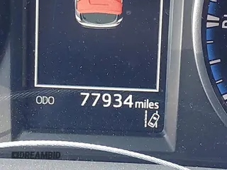 2017 Toyota RAV4 LE z VIN JTMZFREV8HJ118589, wystawiony jako IAAI lot #41975906 z przebiegiem 77 934 mil mil oraz . Historia ofert i sprzedaży dostępna na DreamBid. Obrazek 16.