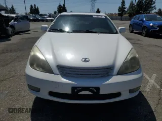 2003 Lexus ES 300 with VIN JTHBF30G130108328, listed as a Copart auction lot 51661795 with 138,204 mi miles and Salvage Title. Bid and sale history available at DreamBid. Image 5.