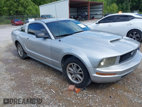 2005 Ford Mustang Deluxe z VIN 1ZVFT80N855148982, wystawiony jako IAAI lot #42251052 z przebiegiem 227 266 mil mil oraz . Historia ofert i sprzedaży dostępna na DreamBid. Obrazek 1.