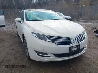 2013 Lincoln MKZ Hybrid with VIN 3LN6L2LU5DR826694, listed as a IAAI auction lot 41683895 with 141,246 mi miles. Bid and sale history available at carsss.com. Image 1.