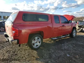 2008 Chevrolet Silverado 1500 LT w/1LT with VIN 1GCEC19J58Z254289, listed as a Copart auction lot 46866135 with 178,260 mi miles and Salvage Title. Bid and sale history available at carsss.com. Image 3.