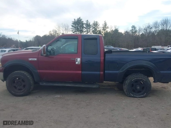 2005 Ford Super Duty F-250 XL with VIN 1FTSX21535EA27133, listed as a IAAI auction lot 41305022 with 179,174 mi miles. Bid and sale history available at carsss.com. Image 14.