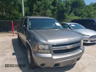 2007 Chevrolet Suburban LT z VIN 3GNFC160X7G317814, wystawiony jako IAAI lot #42368680 z przebiegiem 216 260 mil mil oraz . Historia ofert i sprzedaży dostępna na DreamBid. Obrazek 1.