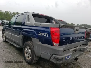 2002 Chevrolet Avalanche with VIN 3GNEK13T52G175796, listed as a Copart auction lot 69728874 with 288,960 mi miles and Clean Title. Bid and sale history available at carsss.com. Image 2.