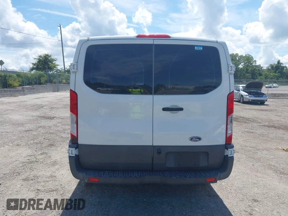 2016 Ford Transit Cargo с VIN 1FTYR1YM2GKB07832, выставлен на аукционе IAAI как лот 42614414 с пробегом Не указан миль и . История ставок и продаж доступна на DreamBid. Изображение 16.