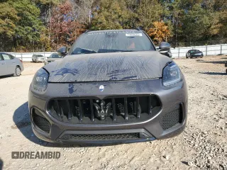 2023 Maserati Grecale Modena z VIN ZN682AVM6P7417525, wystawiony jako Copart lot #75650563 z przebiegiem 198 mil mil oraz . Historia ofert i sprzedaży dostępna na DreamBid. Obrazek 5.