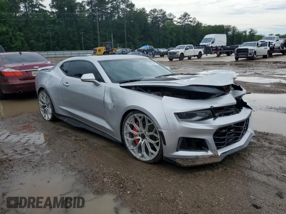 2016 Chevrolet Camaro 2SS with VIN 1G1FH1R71G0121101, listed as a Copart auction lot 55875265 with 147,180 mi miles and Salvage title. Bid and sale history available at DreamBid. Image 4.