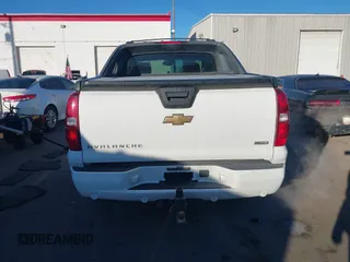 2007 Chevrolet Avalanche 3LT z VIN 3GNFK12367G277363, wystawiony jako IAAI lot #41395929 z przebiegiem 149 864 mil mil oraz . Historia ofert i sprzedaży dostępna na DreamBid. Obrazek 16.