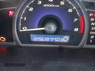 2008 Honda Civic LX z VIN 1HGFA16538L043243, wystawiony jako IAAI lot #41795030 z przebiegiem 225 639 mil mil oraz . Historia ofert i sprzedaży dostępna na DreamBid. Obrazek 7.