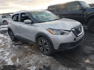 2019 Nissan Kicks SV with VIN 3N1CP5CU9KL508657, listed as a IAAI auction lot 41321427 with 137,402 mi miles. Bid and sale history available at carsss.com. Image 1.