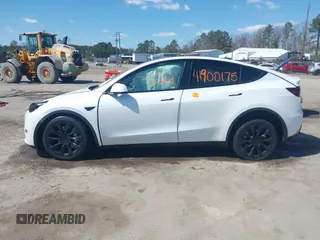 2021 Tesla Model Y Long Range with VIN 5YJYGDEE5MF232790, listed as a IAAI auction lot 41900175 with Not Provided miles. Bid and sale history available at carsss.com. Image 14.