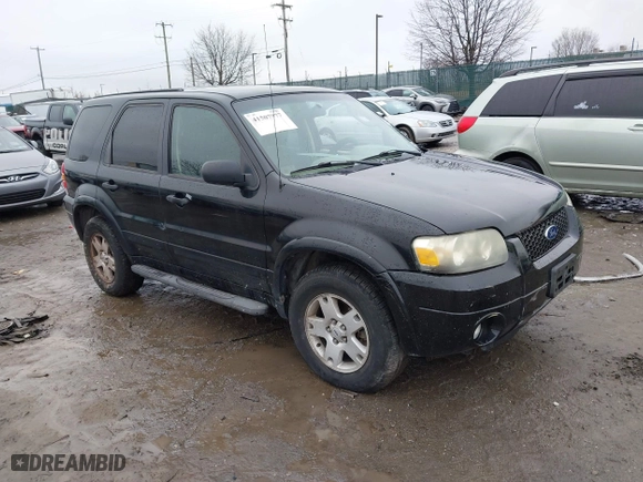 2007 Ford Escape XLT with VIN 1FMCU93107KA97933, listed as a IAAI auction lot 41507977 with 119,841 mi miles. Bid and sale history available at carsss.com. Image 1.