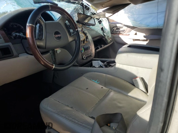 2013 GMC Yukon XL SLT with VIN 1GKS1KE09DR303472, listed as a Copart auction lot 42827325 with Not Provided miles and Salvage Title. Bid and sale history available at DreamBid. Image 7.
