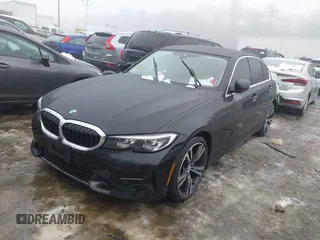 2020 BMW 3 Series 330i xDrive with VIN 3MW5R7J02L8B27598, listed as a IAAI auction lot 41525541 with 32,253 mi miles. Bid and sale history available at carsss.com. Image 18.