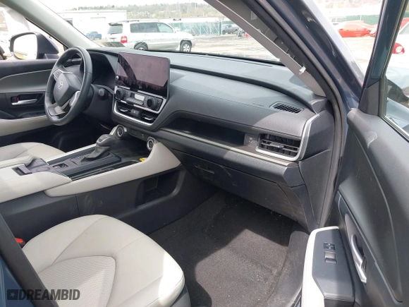 2024 Toyota Grand Highlander XLE with VIN 5TDAAAB54RS000108, listed as a IAAI auction lot 41971879 with 27,207 mi miles. Bid and sale history available at carsss.com. Image 5.