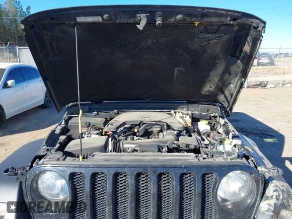 2020 Jeep Wrangler Unlimited Sport Altitude z VIN 1C4HJXDG0LW171400, wystawiony jako IAAI lot #41373446 z przebiegiem 82 113 mil mil oraz . Historia ofert i sprzedaży dostępna na DreamBid. Obrazek 10.