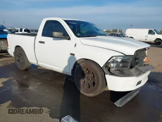 2018 Ram 1500 Express z VIN 3C6JR6AT1JG225442, wystawiony jako IAAI lot #41414953 z przebiegiem 41 139 mil mil oraz . Historia ofert i sprzedaży dostępna na DreamBid. Obrazek 1.