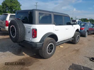 2023 Ford Bronco z VIN 1FMEE5DP2PLB01735, wystawiony jako IAAI lot #42687705 z przebiegiem 40 284 mil mil oraz . Historia ofert i sprzedaży dostępna na DreamBid. Obrazek 4.
