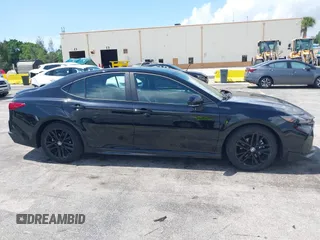 2025 Toyota Camry LE z VIN 4T1DAACK0SU024677, wystawiony jako IAAI lot #42468532 z przebiegiem 21 937 mil mil oraz . Historia ofert i sprzedaży dostępna na DreamBid. Obrazek 13.