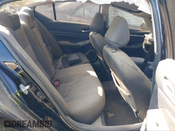 2019 Nissan Altima 2.5 SL with VIN 1N4BL4EV5KC197640, listed as a IAAI auction lot 40295883 with 160,000 mi miles. Bid and sale history available at carsss.com. Image 8.