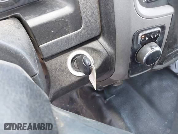 2019 Ram 1500 Tradesman z VIN 3C6JR6DT4KG561518, wystawiony jako IAAI lot #42726625 z przebiegiem 161 859 mil mil oraz . Historia ofert i sprzedaży dostępna na DreamBid. Obrazek 11.