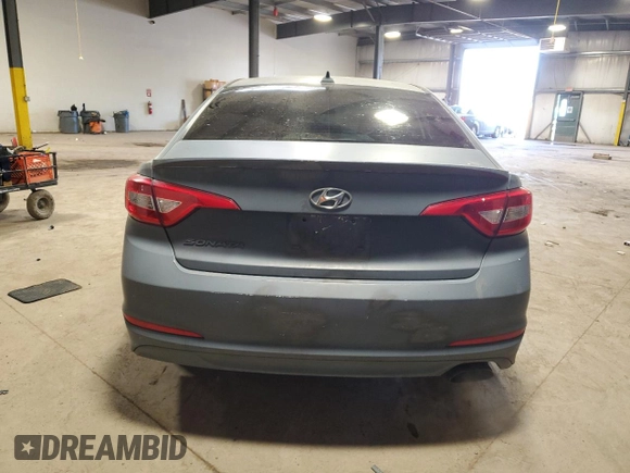 2017 Hyundai Sonata 2.4L z VIN 5NPE24AF4HH492833, wystawiony jako Copart lot #54336935 z przebiegiem 123 151 mil mil oraz Szkoda całkowita • Salvage title. Historia ofert i sprzedaży dostępna na DreamBid. Obrazek 6.
