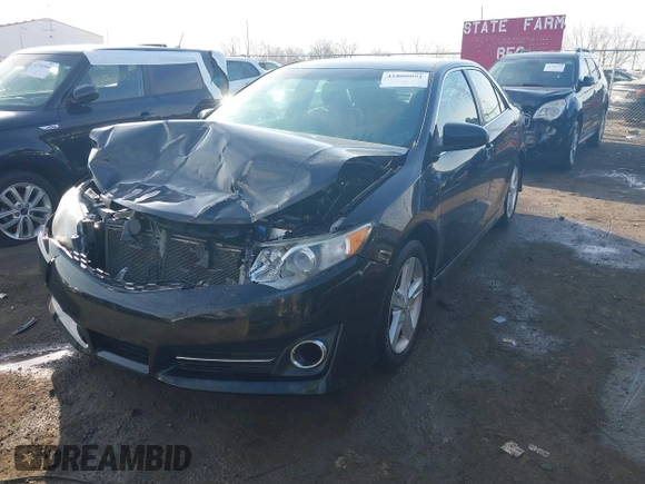 2014 Toyota Camry L with VIN 4T1BF1FK5EU778358, listed as a IAAI auction lot 41800091 with 136,918 mi miles. Bid and sale history available at carsss.com. Image 17.