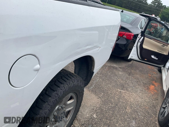 2019 Ram 2500 Tradesman with VIN 3C6UR5CL6KG598109, listed as a IAAI auction lot 42792700 with 167,668 mi miles and . Bid and sale history available at DreamBid. Image 15.