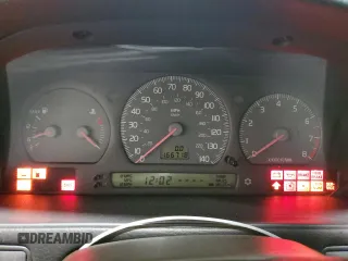 1999 Volvo S70 z VIN YV1LT56D8X2580778, wystawiony jako Copart lot #69043594 z przebiegiem 166 718 mil mil oraz Szkody całkowita. Historia ofert i sprzedaży dostępna na DreamBid. Obrazek 9.