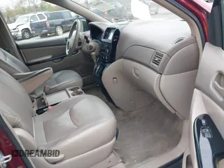 2005 Toyota Sienna CE z VIN 5TDZA23C25S242153, wystawiony jako IAAI lot #42096002 z przebiegiem 154 992 mil mil oraz . Historia ofert i sprzedaży dostępna na DreamBid. Obrazek 5.