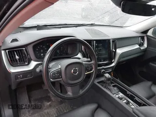 2019 Volvo XC60 Momentum z VIN LYV102RK9KB297120, wystawiony jako IAAI lot #41957299 z przebiegiem 71 402 mil mil oraz . Historia ofert i sprzedaży dostępna na DreamBid. Obrazek 18.