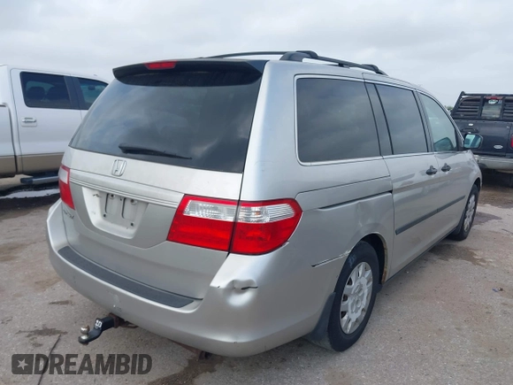 2007 Honda Odyssey LX with VIN 5FNRL38227B138348, listed as a IAAI auction lot 41960805 with 177,069 mi miles. Bid and sale history available at carsss.com. Image 4.