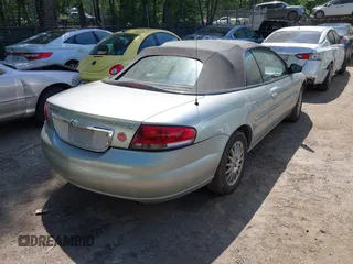 2005 Chrysler Sebring Touring z VIN 1C3EL55R85N706262, wystawiony jako IAAI lot #42254572 z przebiegiem 189 616 mil mil oraz . Historia ofert i sprzedaży dostępna na DreamBid. Obrazek 4.