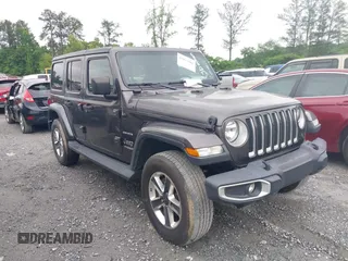 2020 Jeep Wrangler Unlimited Sahara с VIN 1C4HJXEN6LW199005, выставлен на аукционе IAAI как лот 42072301 с пробегом 61 076 миль миль и . История ставок и продаж доступна на DreamBid. Изображение 1.