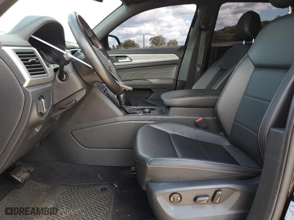 2021 Volkswagen Atlas Cross Sport 2.0T SE w/Technology with VIN 1V2KC2CA6MC220939, listed as a Copart auction lot 68427444 with 74,531 mi miles and Salvage Title. Bid and sale history available at carsss.com. Image 7.